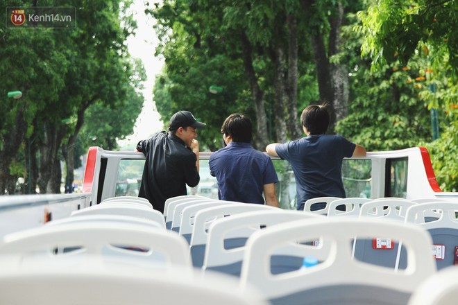 Trải nghiệm xe buýt 2 tầng mui trần ngắm Thủ đô Hà Nội từ trên cao: 300.000 đồng cho một vé liệu có đáng? - Ảnh 14.
