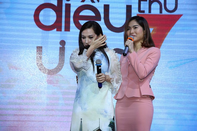 Phi Nhung khóc nghẹn vì quá đớn đau trước Điều ước thứ 7 - Ảnh 3. Phi Nhung khóc nghẹn vì quá đớn đau trước Điều ước thứ 7 - Ảnh 3.