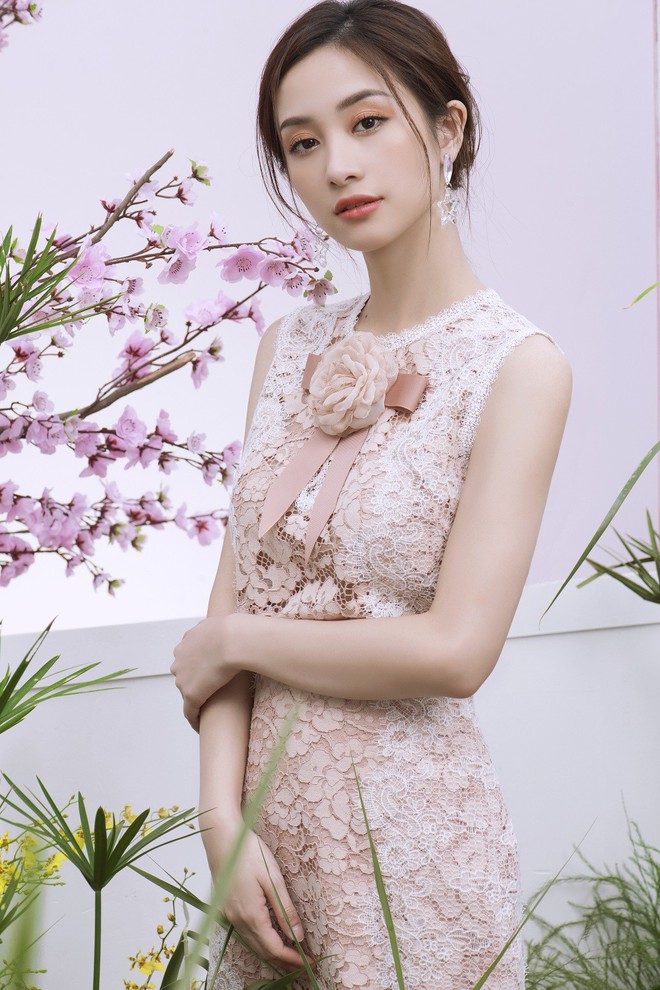 Jun Vũ đẹp mong manh thoát tục trong loạt váy ren bay bổng - Ảnh 4.