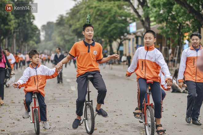 Một người cha Hà Nội viết nên cổ tích cho con trai tự kỷ thoát án chung thân, trở thành kỷ lục gia xiếc nhí Việt Nam - Ảnh 7.