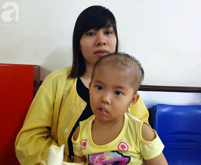 Hà Nội: Bé gái hơn  3 tuổi đau đớn tột cùng khi trải qua 2 lần phẫu thuật trị xạ u não - Ảnh 5.