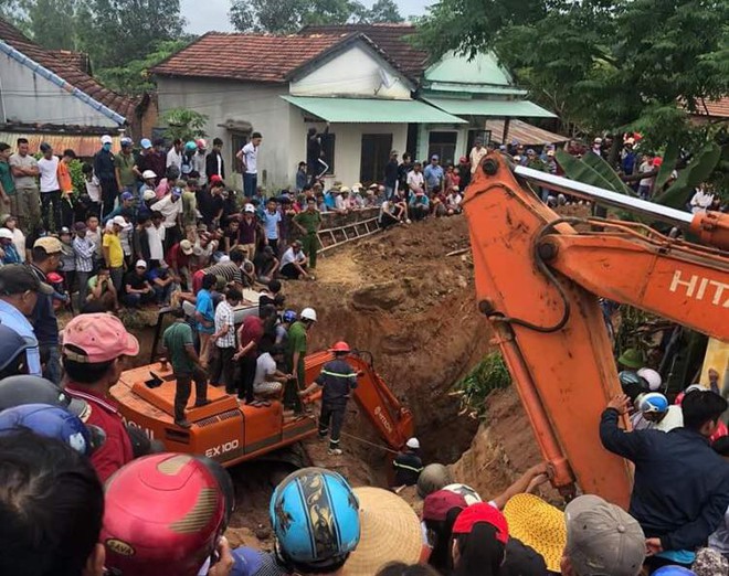 Đi đào giếng thuê, cụ ông bị đất đá vùi lấp sâu 8m, thiệt mạng - Ảnh 1.