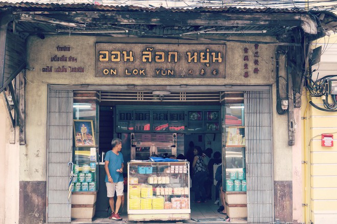 3 quán ăn rất chất lượng, chỉ cần dắt túi khoảng 50 ngàn là có bữa ngon ở Bangkok - Ảnh 1.
