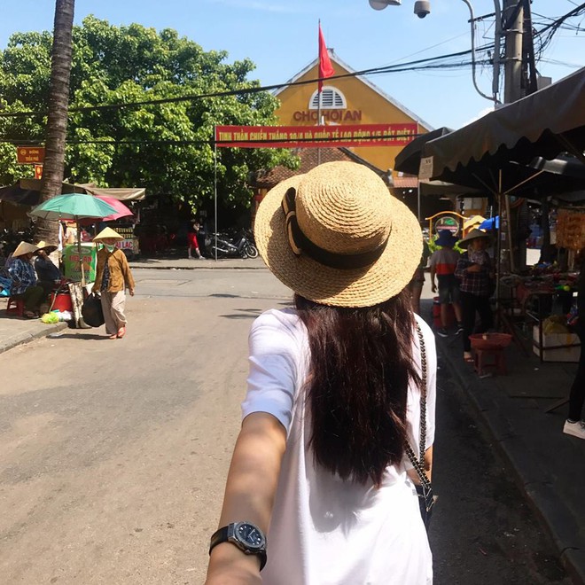 Học sao Việt cách chọn và kết hợp mũ cói sao cho thật duyên dáng khi diện cùng trang phục hè - Ảnh 6.