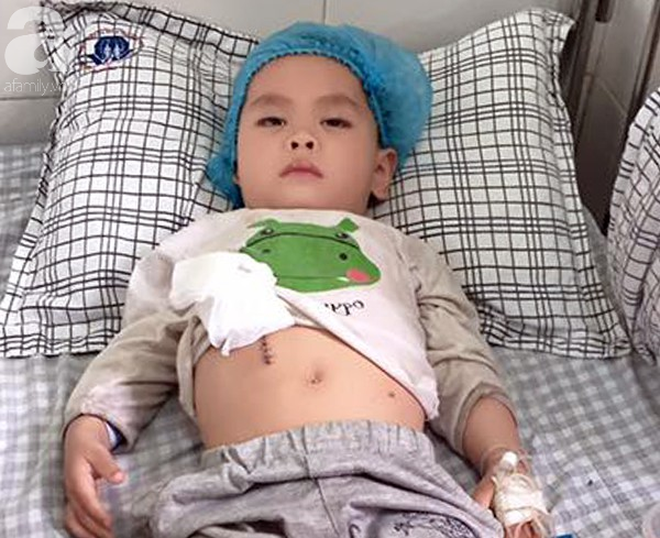 Phú Thọ: Tận cùng nỗi đau của người mẹ bị tật ôm con trai mắc bệnh viêm màng não khắp các Bệnh viện suốt 2 năm trời - Ảnh 1.