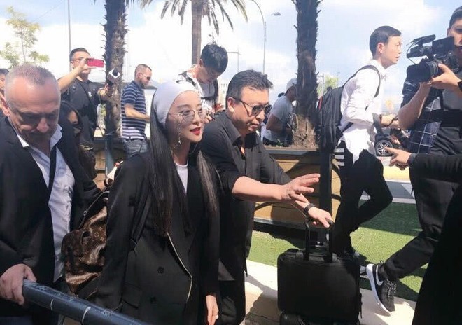 Khoảnh khắc gây sốt: Phản ứng nhanh nhạy của Phạm Băng Băng khi bị fan quốc tế nhầm thành Lý Băng Băng tại Cannes - Ảnh 9.
