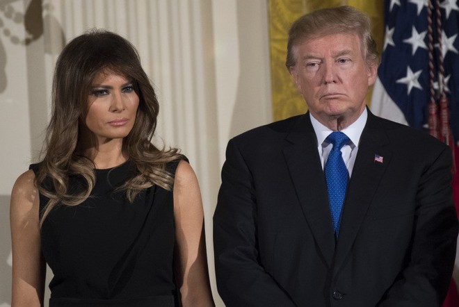 Tiết lộ gây sốc về cuộc sống xa cách của Tổng thống Trump và vợ sau những lần bị chối từ nắm tay - Ảnh 1.