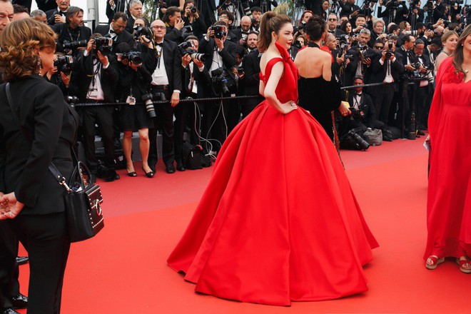 Lý Nhã Kỳ trở thành Cinderella trong ngày đầu tiên tại Cannes 2018 - Ảnh 9.
