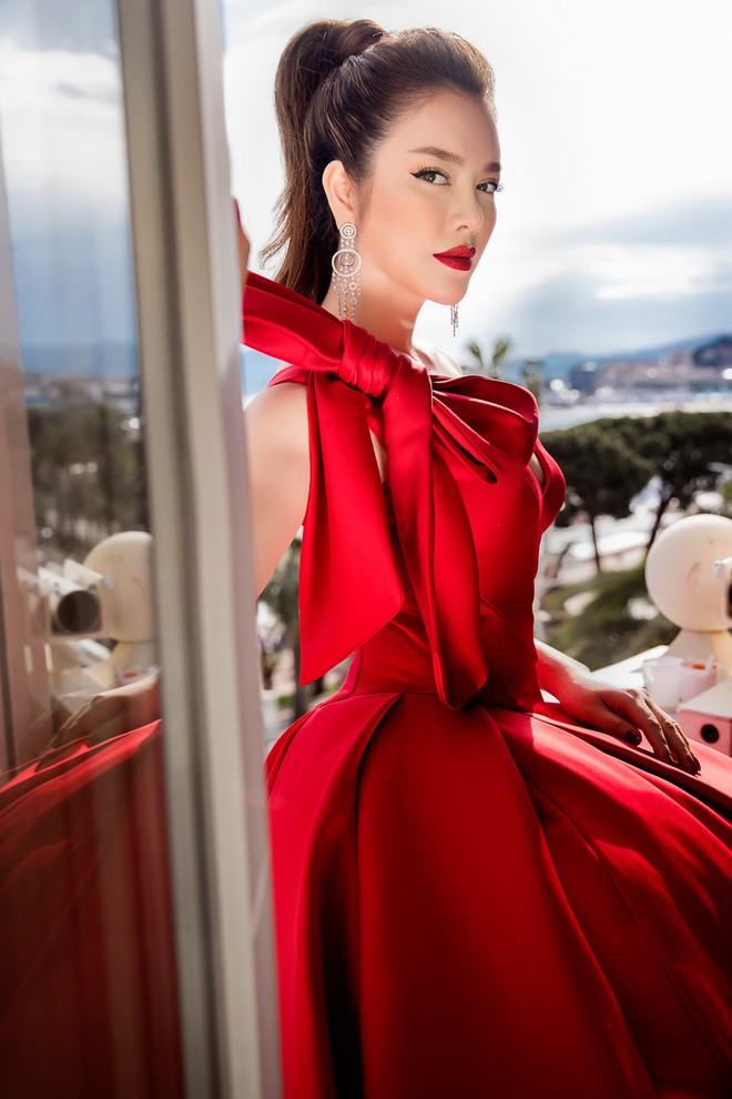 Lý Nhã Kỳ trở thành Cinderella trong ngày đầu tiên tại Cannes 2018 - Ảnh 13.