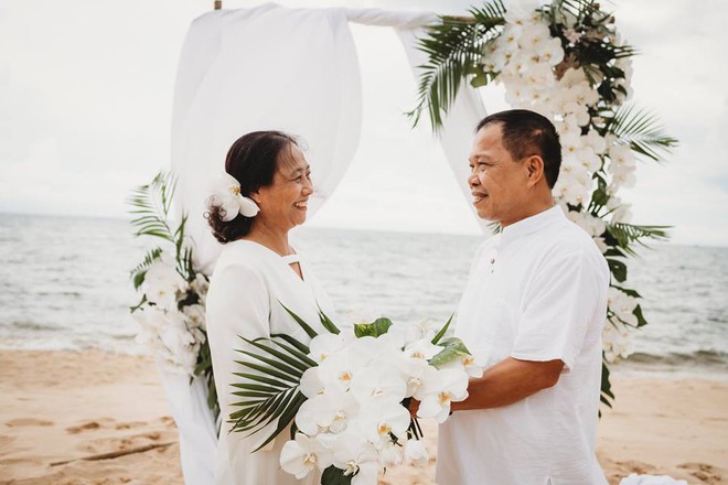 Ảnh cưới vui chất ngất của cặp đôi U50 đã sống thật 35 hạnh phúc lại có 2 phù dâu một tay lo tất tần tật - Ảnh 3.