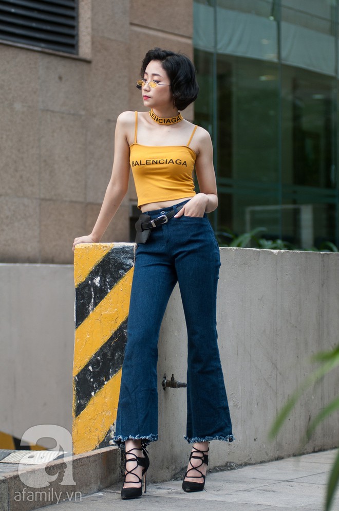 Mốt váy hạ cạp của Chi Pu được ứng dụng ngay trong street style của các quý cô miền Bắc tuần này - Ảnh 1.