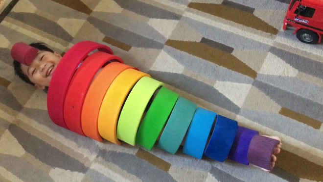 9 món đồ chơi theo phương pháp Montessori giúp trẻ thông minh hơn - Ảnh 4.