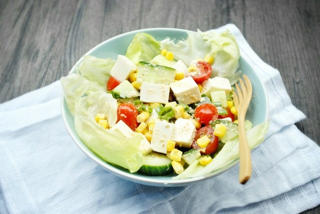 Muốn giảm cân mà vẫn đủ chất thì không thể bỏ qua món salad đậu hũ tuyệt hảo này - Ảnh 4.