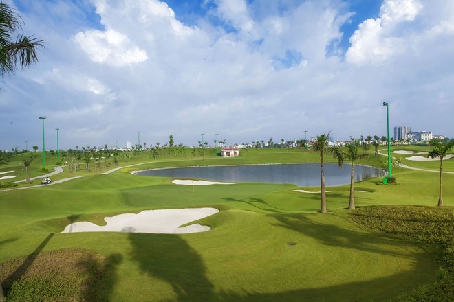 Hà Nội: Xô xát với nữ nhân viên đồng nghiệp ở sân golf, người đàn ông tự sát tại chỗ - Ảnh 1.