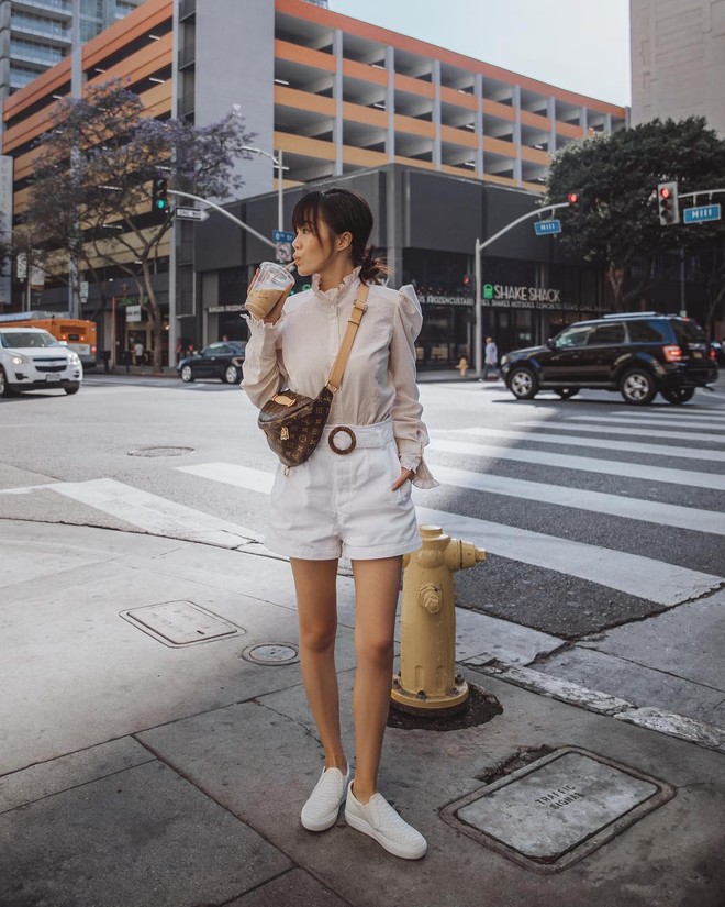 Chính ra càng diện đồ đơn giản lại càng đẹp, không tin bạn cứ ngắm loạt street style của các quý cô Châu Á tuần này - Ảnh 9.