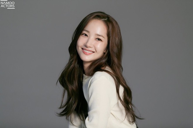 Ảnh hậu trường đẹp khó tin của đệ nhất dao kéo Park Min Young: Đẳng cấp còn hơn cả thần tiên tỉ tỉ - Ảnh 21.