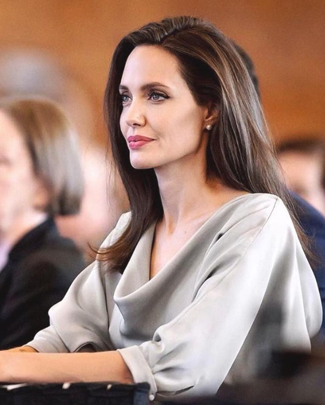 Angelina Jolie phát điên vì hồ sơ mật vụ ly hôn bị rò rỉ khiến cô mang tiếng xấu cấm Brad Pitt gặp con - Ảnh 2.