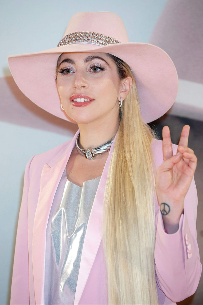 Lady Gaga: “Quái vật” nổi loạn từng bị cả thế giới quay lưng, quá khứ bị xâm hại tình dục đã tạo nên tượng đài âm nhạc vĩ đại của thế giới - Ảnh 7.