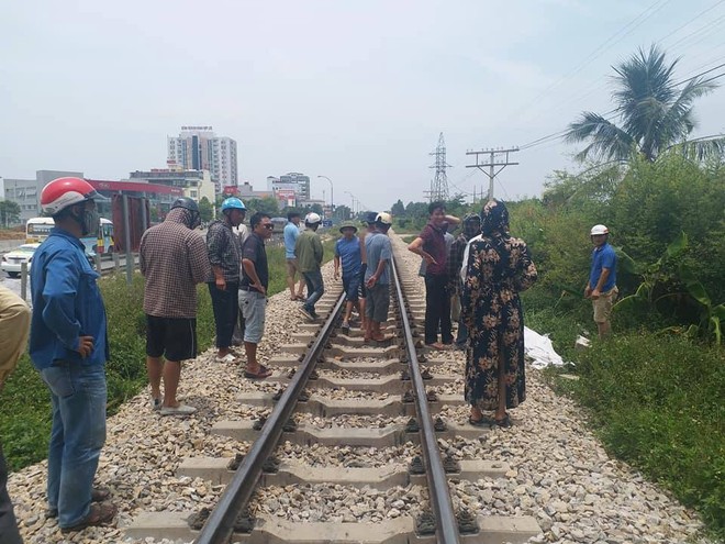 Thanh Hóa: Hai người tử vong khi đi xe máy cố băng qua đường sắt - Ảnh 1.