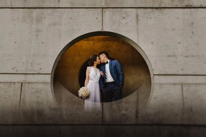 Thợ chụp ảnh cưới tiết lộ bí quyết cho bức hình đẹp “bá cháy” ai cũng có thể áp dụng mà chẳng cần đến photoshop - Ảnh 1.