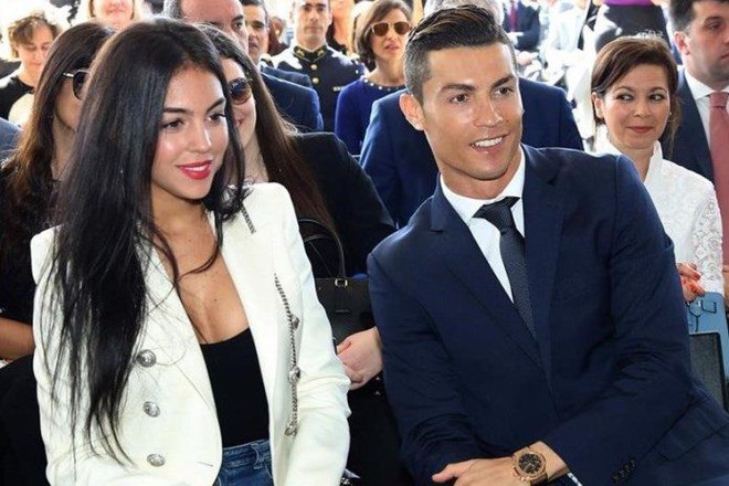 Dù danh sách bạn gái cũ và tình một đêm của Ronaldo đủ lập vài đội bóng nhưng 2 mối tình này thì khắc cốt ghi tâm - Ảnh 13.