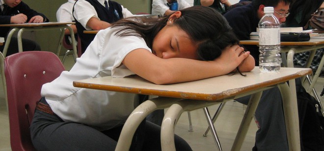 Để mặc học sinh ngủ gật trong giờ học, thầy giáo đã đưa ra một lý do khiến nhiều người nể phục - Ảnh 3.