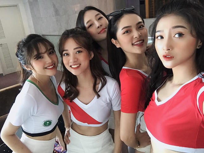 Khi các hot girl tham gia bình luận World Cup: Xinh đẹp, nóng bỏng nhưng hổng kiến thức nên trở thành trò cười cho bao người - Ảnh 1.