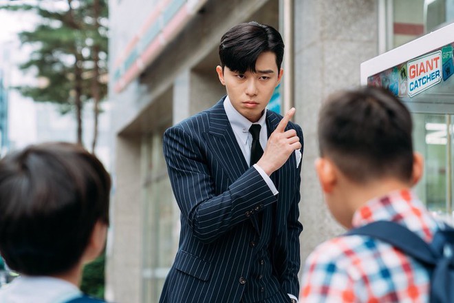 Hóa ra phó chủ tịch Park Seo Joon cũng có những khoảnh khắc đáng yêu thế này đây - Ảnh 4.