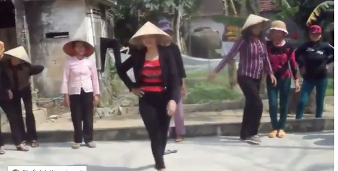 Clip Khi các bà các mẹ ở quê mình đi thi Next Top đang làm mưa làm gió trên MXH vì quá đáng yêu - Ảnh 2.