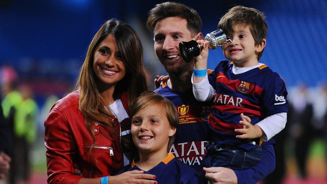 Lionel Messi - chàng cầu thủ biết yêu từ năm... 9 tuổi nhưng từ đó đến nay đã 22 năm chỉ chung thủy với duy nhất một người - Ảnh 13.