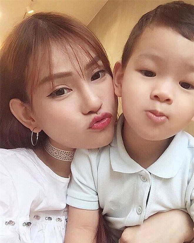 Ca sĩ Thu Thủy: Trắng tay sau ly hôn, không còn khóc được nữa - Ảnh 2. Ca sĩ Thu Thủy: Trắng tay sau ly hôn, không còn khóc được nữa - Ảnh 2.