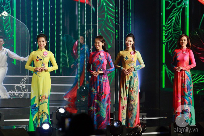 Chung khảo phía Nam Hoa hậu Việt Nam 2018: Sau phần khoe sắc với áo dài truyền thống, 30 thí sinh đốt cháy sân khấu với bikini đỏ rực - Ảnh 8.