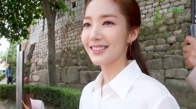 Park Min Young lo lắng Thư ký Kim sẽ trở thành bộ phim đầu voi đuôi chuột tiếp theo - Ảnh 2. Park Min Young lo lắng Thư ký Kim sẽ trở thành bộ phim đầu voi đuôi chuột tiếp theo - Ảnh 2.