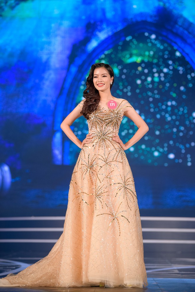 Nhan sắc 19 thí sinh miền Nam vào Chung kết HHVN 2018: Em gái Vũ Hoàng Điệp xinh nổi bật, Hoa khôi Ngoại Thương từng nặng 90kg đẹp quyến rũ - Ảnh 18. Nhan sắc 19 thí sinh miền Nam vào Chung kết HHVN 2018: Em gái Vũ Hoàng Điệp xinh nổi bật, Hoa khôi Ngoại Thương từng nặng 90kg đẹp quyến rũ - Ảnh 18.