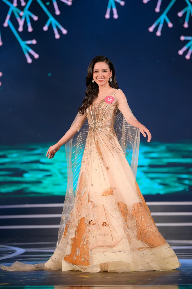 Nhan sắc 19 thí sinh miền Nam vào Chung kết HHVN 2018: Em gái Vũ Hoàng Điệp xinh nổi bật, Hoa khôi Ngoại Thương từng nặng 90kg đẹp quyến rũ - Ảnh 2. Nhan sắc 19 thí sinh miền Nam vào Chung kết HHVN 2018: Em gái Vũ Hoàng Điệp xinh nổi bật, Hoa khôi Ngoại Thương từng nặng 90kg đẹp quyến rũ - Ảnh 2.