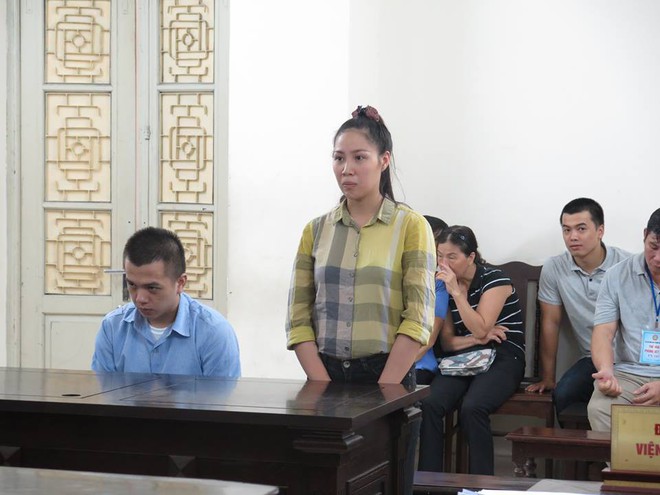 Hà Nội: Kiều nữ bán ma túy ở sảnh chung cư cao cấp bị đưa ra xét xử - Ảnh 1.