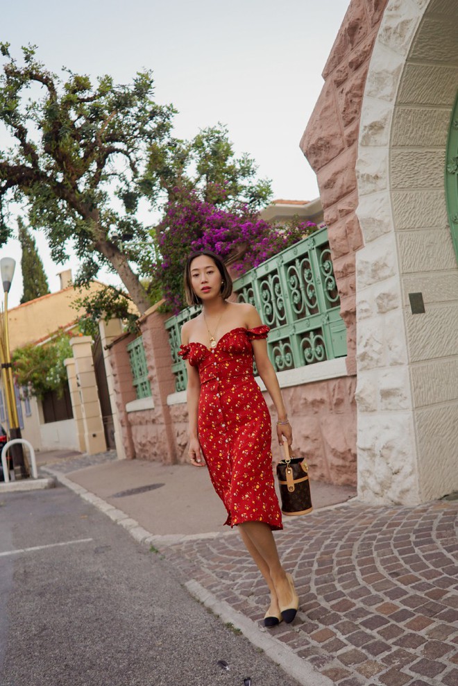 Các quý cô Châu Á khoe sắc cùng những gam màu nổi trong street style tuần này - Ảnh 11.