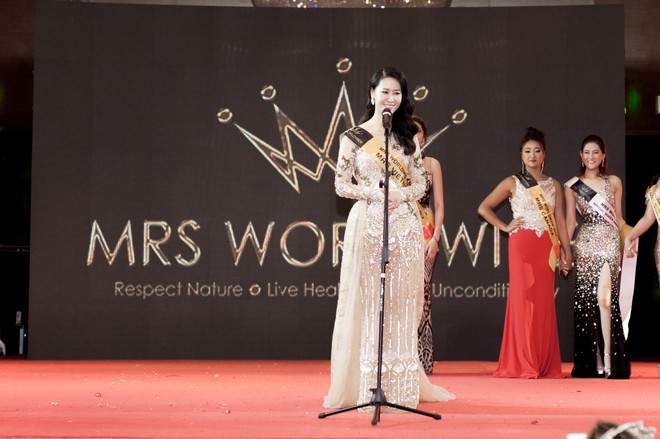 U40 Dương Thùy Linh đăng quang Mrs Worldwide 2018 - Ảnh 12.