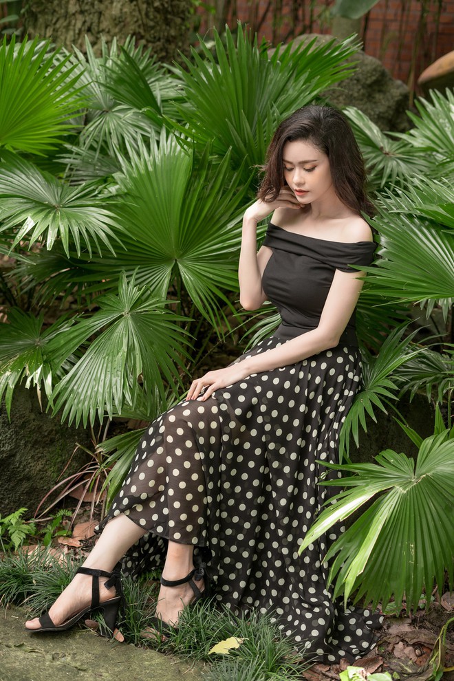 Trương Quỳnh Anh khoe nét xuân thì với váy ren nữ tính  - Ảnh 7.