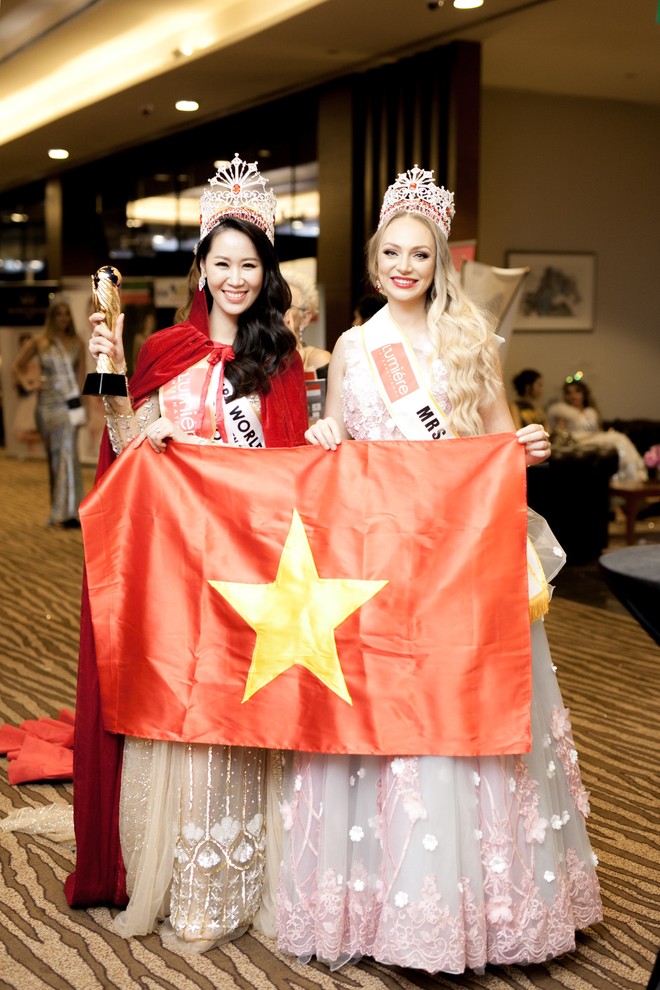 U40 Dương Thùy Linh đăng quang Mrs Worldwide 2018 - Ảnh 6.