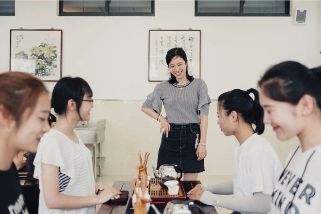 Trung Quốc mở khóa học dạy các cô gái làm thế nào để trở thành người phụ nữ hoàn hảo - Ảnh 6.
