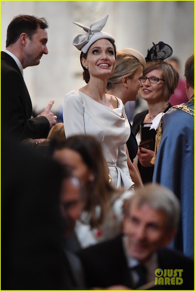 Angelina Jolie xuất hiện cực xinh đẹp và quý phái tại sự kiện của Hoàng gia Anh - Ảnh 9.
