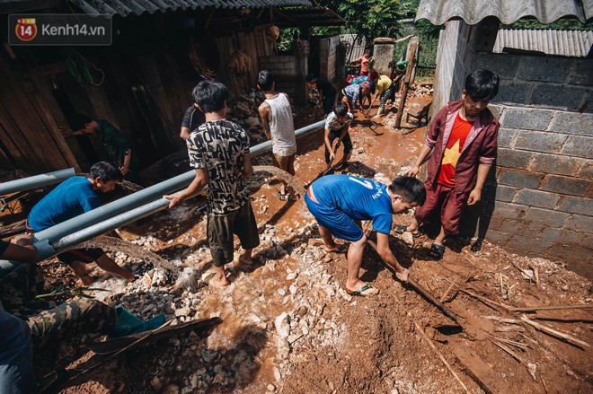 Trận lũ đau thương ở Hà Giang trong vòng 10 năm qua: Giờ đâu còn nhà nữa, mất hết, lũ cuốn trôi hết rồi... - Ảnh 5.