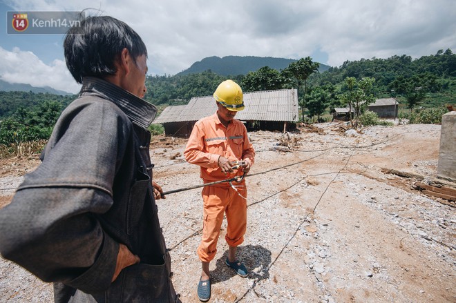 Trận lũ đau thương ở Hà Giang trong vòng 10 năm qua: Giờ đâu còn nhà nữa, mất hết, lũ cuốn trôi hết rồi... - Ảnh 9.