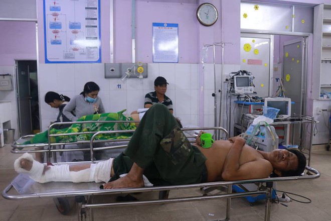 Bệnh viện ở Sài Gòn tìm người thân cho người đàn ông bị tai nạn giao thông có dấu hiệu tâm thần - Ảnh 1.