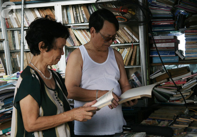 Chuyện chưa kể về cụ bà 74 tuổi và gia tài cuối đời là thư viện sách vỉa hè miễn phí giữa Hà Nội - Ảnh 13.