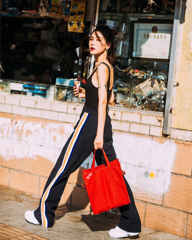 Street style diện toàn màu nền nã ngắm mãi không chán của các quý cô Châu Á - Ảnh 4.