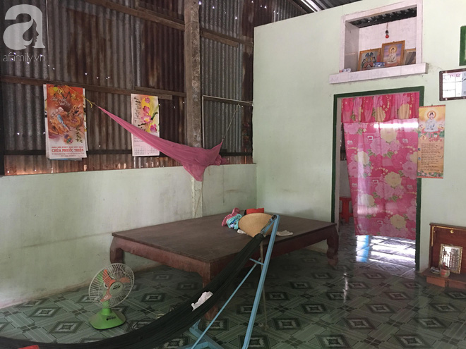 Bà nội bé gái 10 tuổi nghi bị bố ruột hiếp dâm nhiều lần ở Long An: Con bé sợ cả nhà bị bố nó giết nên nào dám kể cho ai nghe - Ảnh 5.