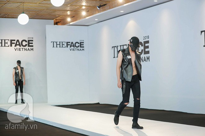 Dàn thí sinh nữ The Face 2018 miền Bắc khoe dáng trong phần thi hình thể - Ảnh 9.