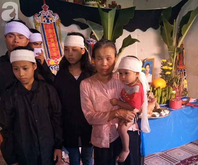 Người mẹ bị ung thư v&uacute;, l&agrave; người trụ cột trong gia đ&igrave;nh to&agrave;n người m&ugrave; l&ograve;a ở Ph&uacute; Thọ đ&atilde; m&atilde;i m&atilde;i ra đi - Ảnh 2.
